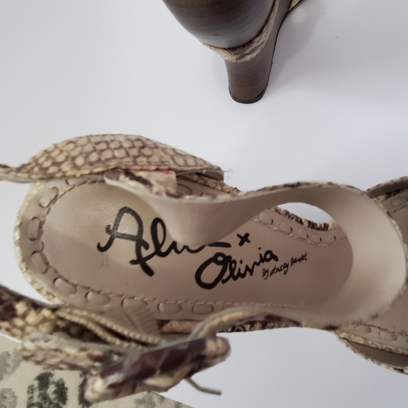 Alice + Olivia  platform sandal. Sz 40. Snakeskin Joyce style - Picture 5 of 11